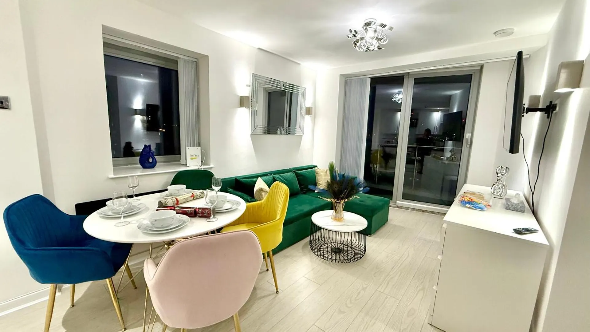 Winner Of 2025 Traveller Award - 2 Double Bed Room Suite In Heart Of Leeds City Centre With Netflix & Wifi Апартаменты Лидс