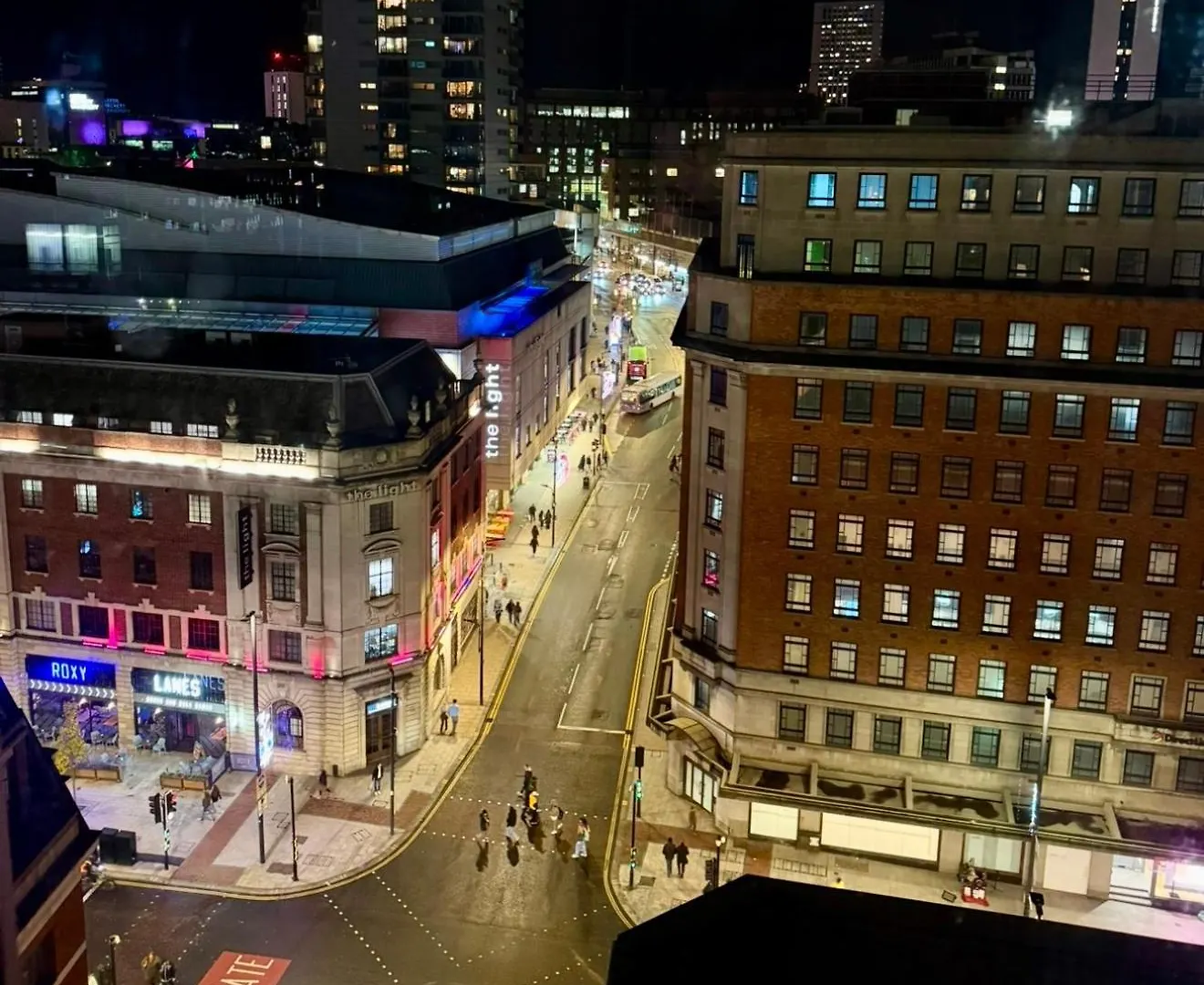 Апартаменты Winner Of 2025 Traveller Award - 2 Double Bed Room Suite In Heart Of Leeds City Centre With Netflix & Wifi