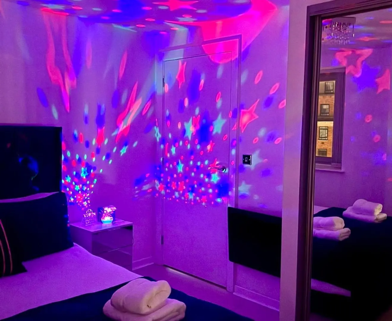 Winner Of 2025 Traveller Award - 2 Double Bed Room Suite In Heart Of Leeds City Centre With Netflix & Wifi Апартаменты Лидс