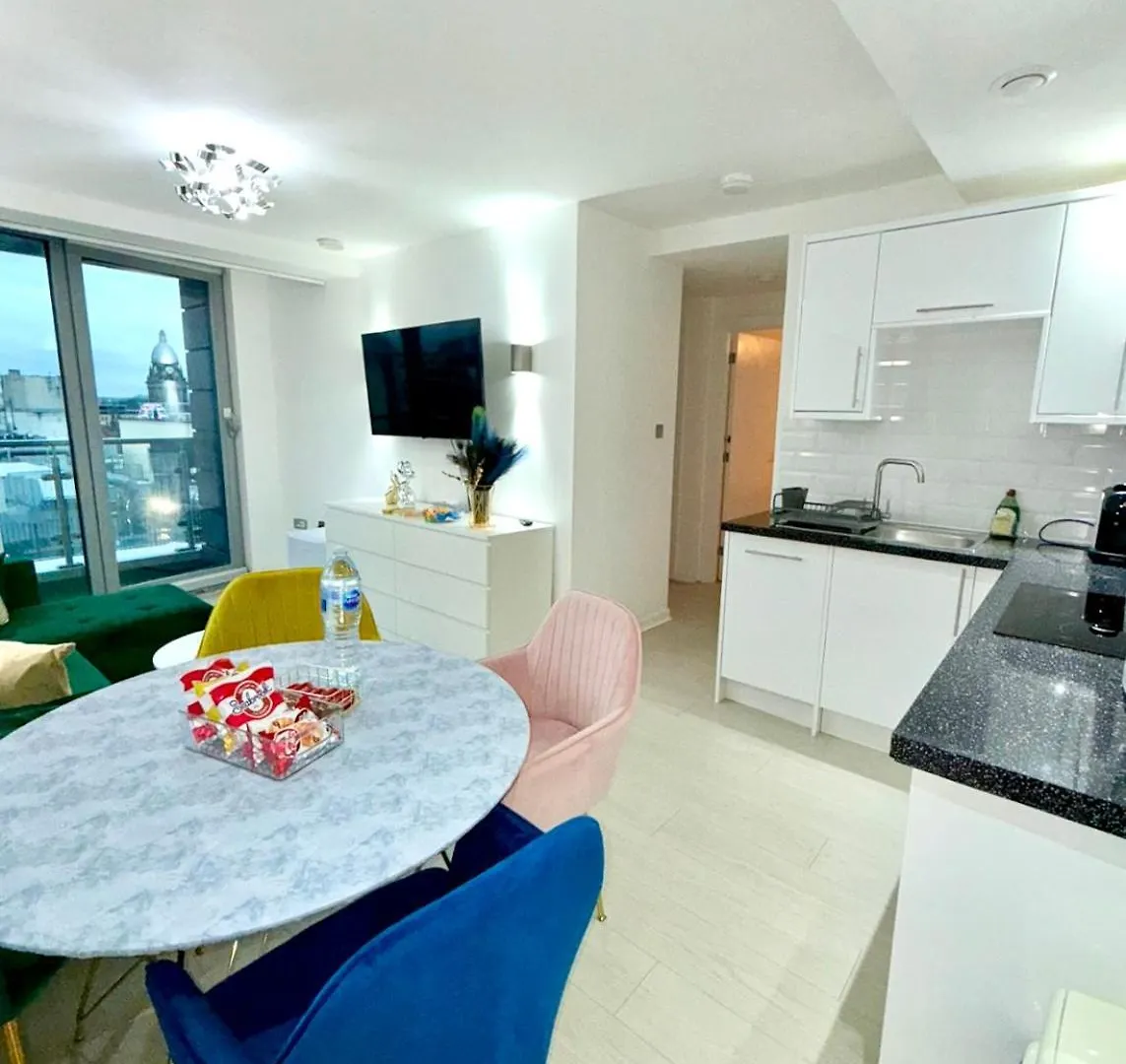 Winner Of 2025 Traveller Award - 2 Double Bed Room Suite In Heart Of Leeds City Centre With Netflix & Wifi 0*, Лидс Великобритания