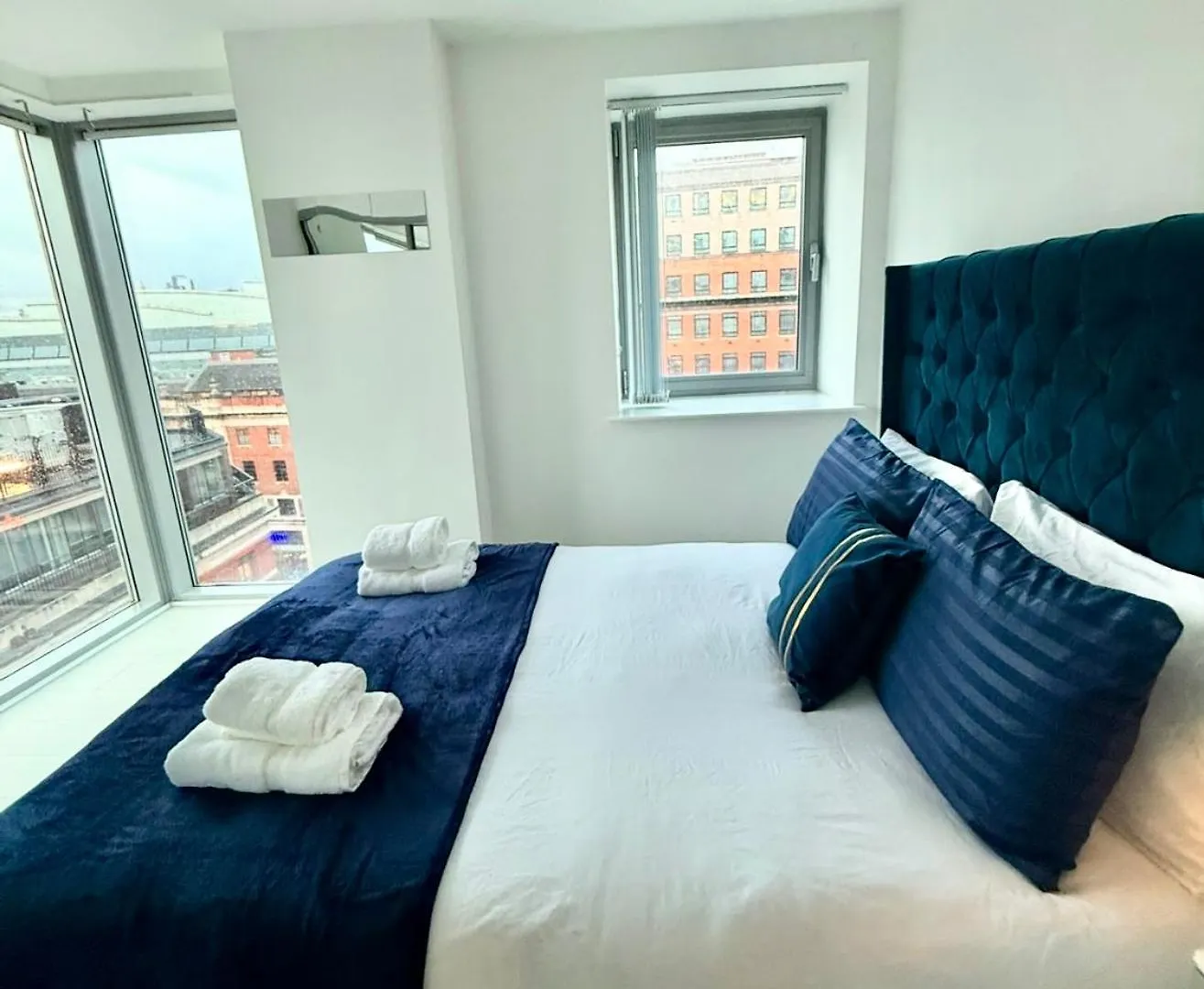 Winner Of 2025 Traveller Award - 2 Double Bed Room Suite In Heart Of Leeds City Centre With Netflix & Wifi 0*, Лидс Великобритания