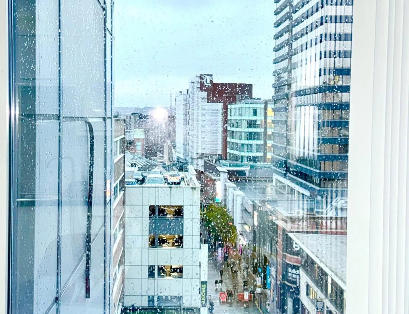 Апартаменты Winner Of 2025 Traveller Award - 2 Double Bed Room Suite In Heart Of Leeds City Centre With Netflix & Wifi
