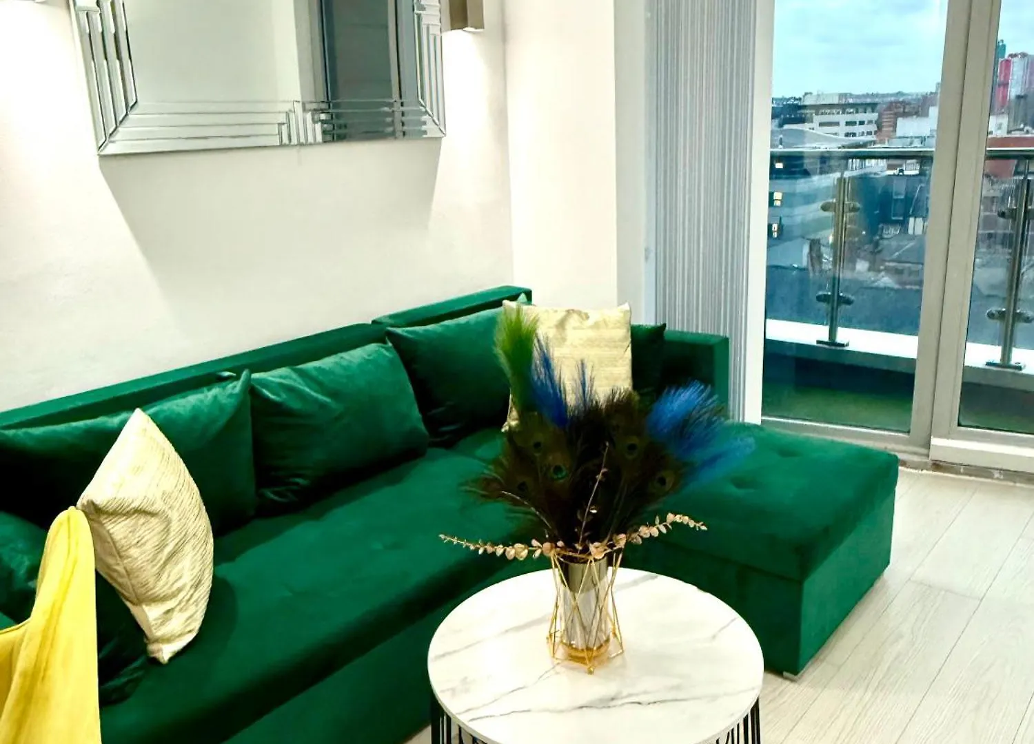 Winner Of 2025 Traveller Award - 2 Double Bed Room Suite In Heart Of Leeds City Centre With Netflix & Wifi 0*, Лидс